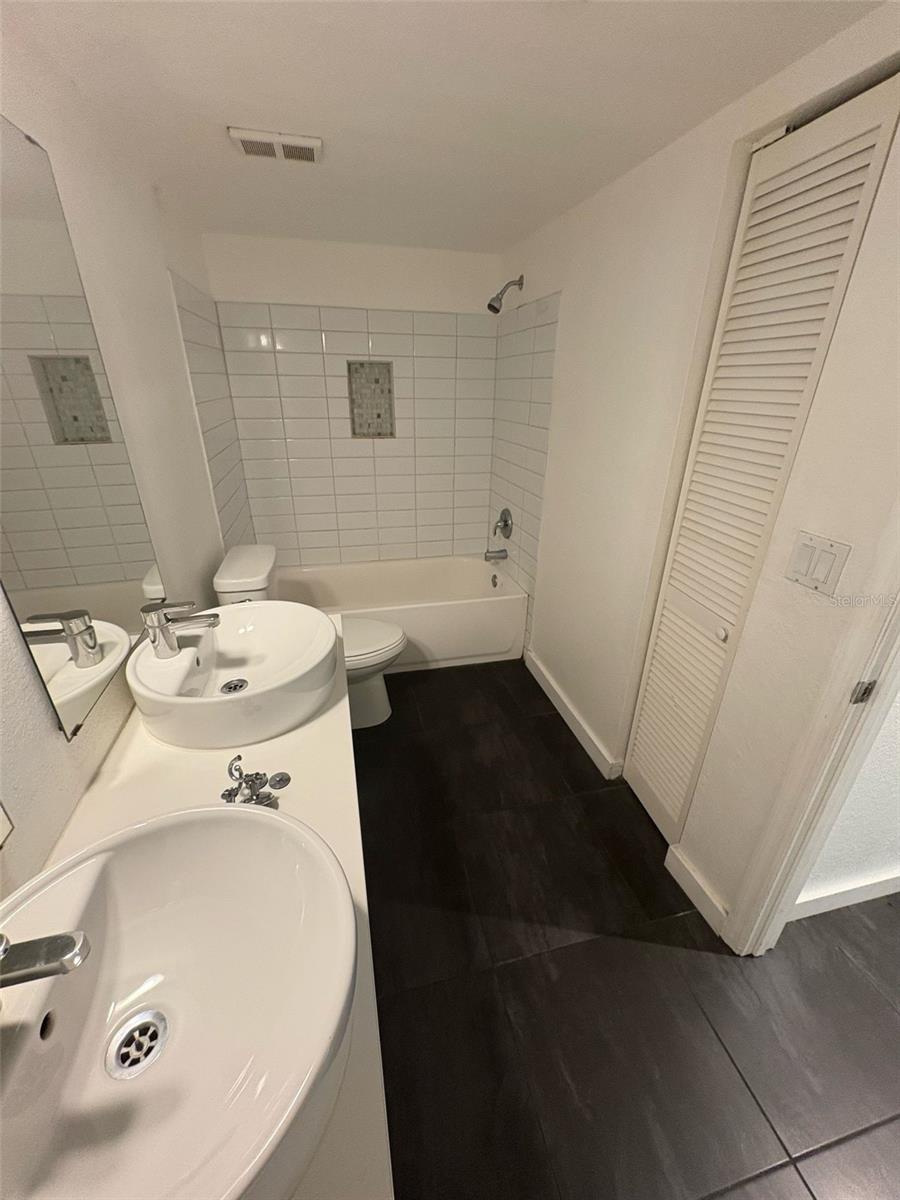Image 5 of 8 For 5785 Gatlin Avenue 713