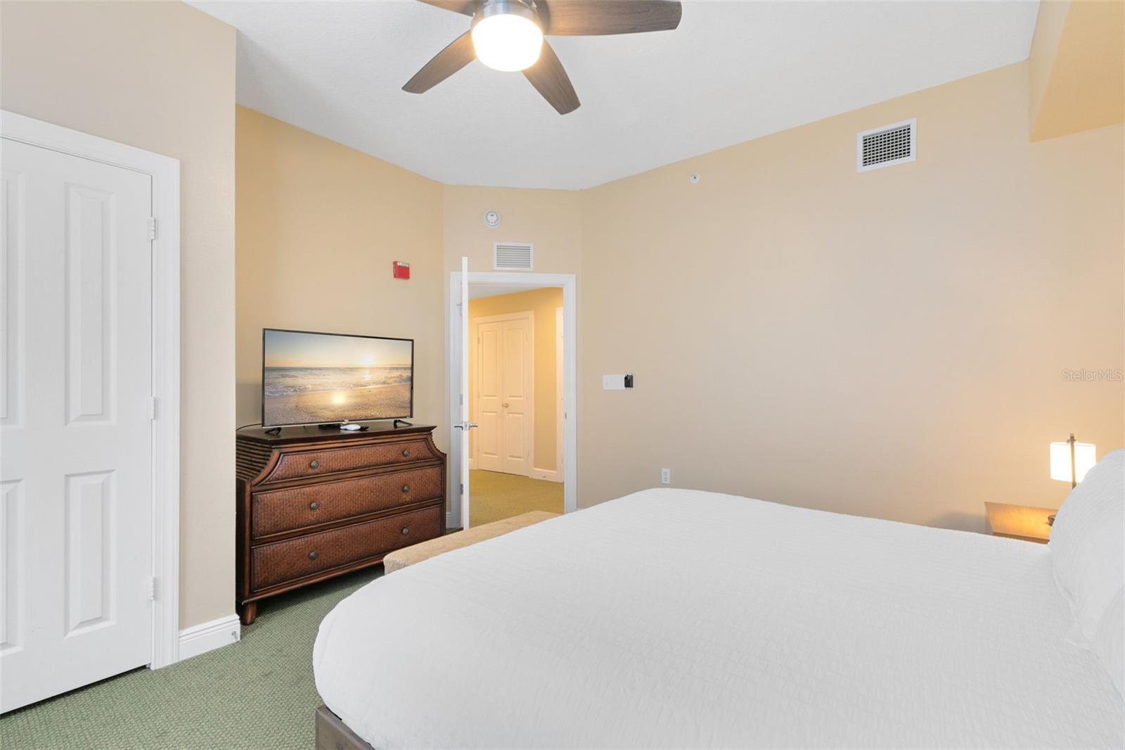 Image 27 of 31 For 7661 Heritage Crossing Way 202