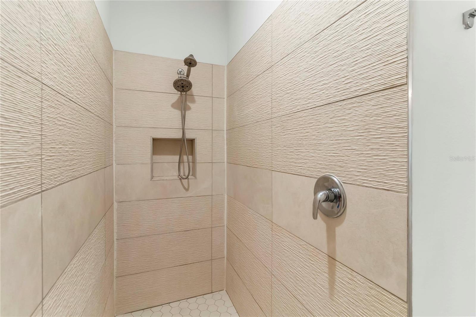 Image 11 of 45 For 941 Centaury Drive
