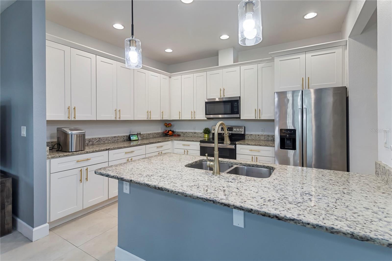 Image 4 of 45 For 941 Centaury Drive