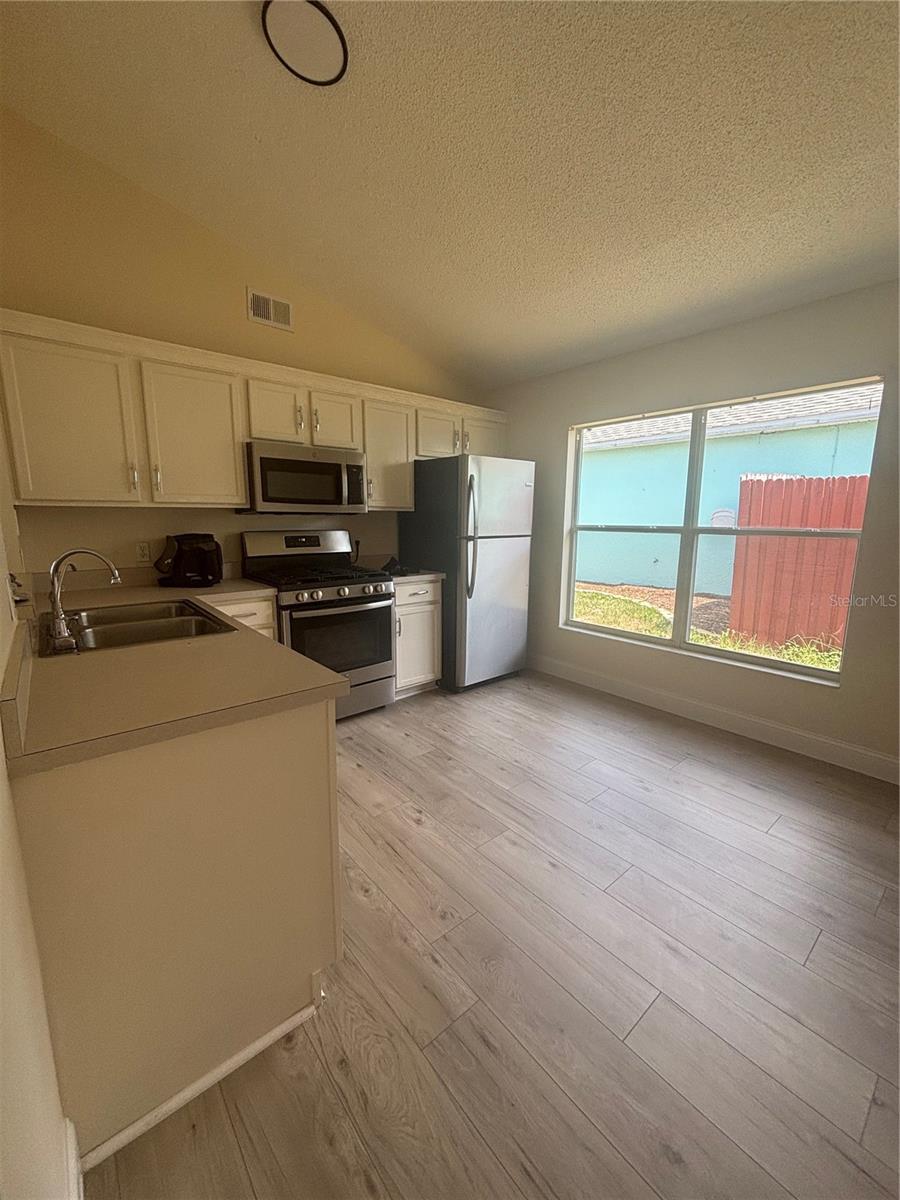 Image 4 of 15 For 1036 Belvoir Drive