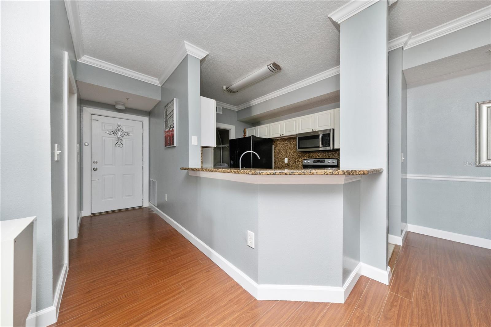 Image 15 of 27 For 5548 Metrowest Boulevard 202