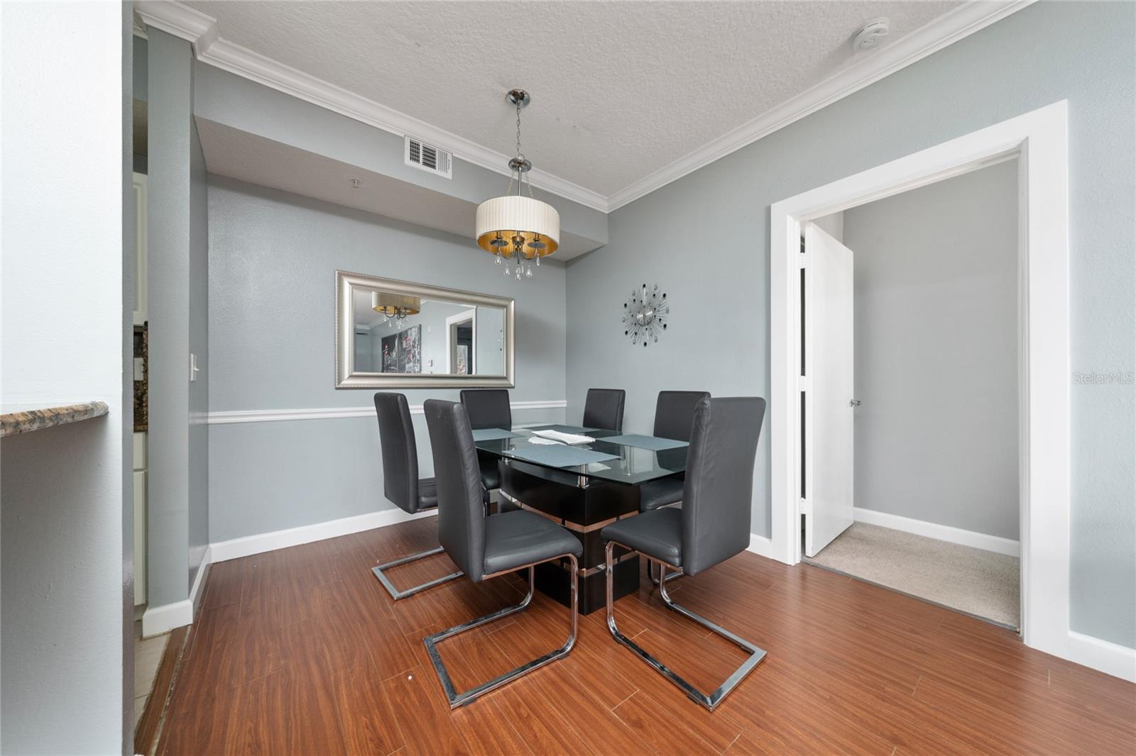 Image 17 of 27 For 5548 Metrowest Boulevard 202