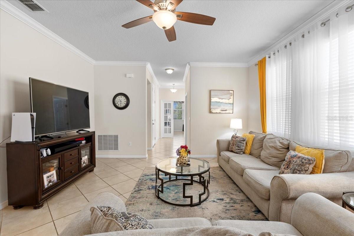 Listing photo id 8 for 2511 Nouveau Way