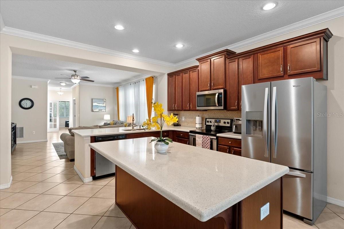 Listing photo id 10 for 2511 Nouveau Way
