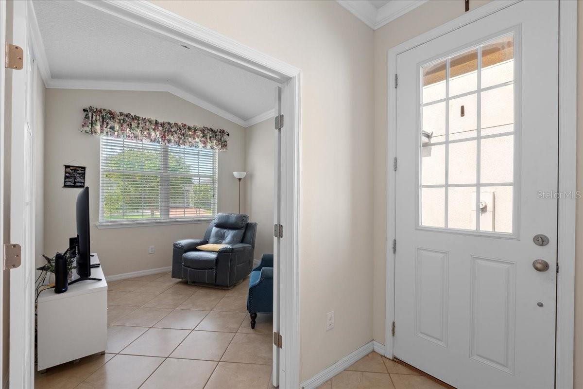 Listing photo id 12 for 2511 Nouveau Way