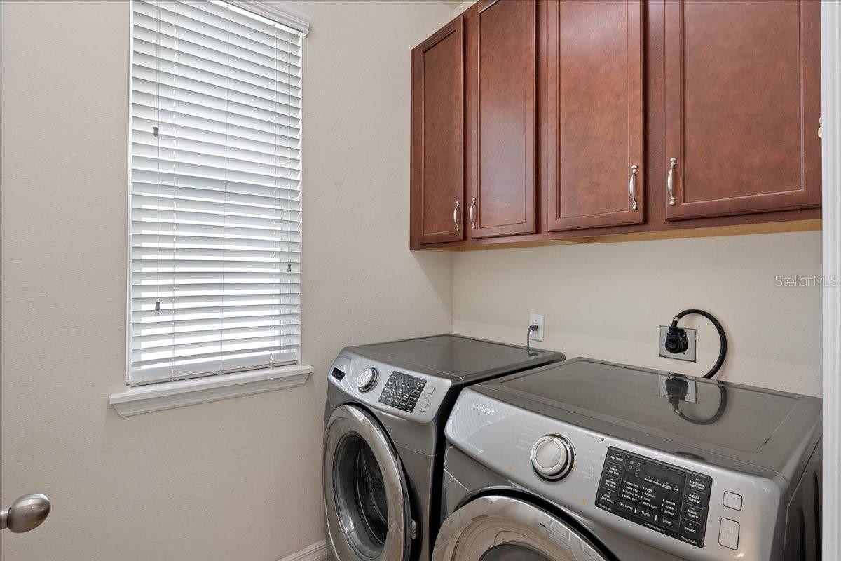 Listing photo id 25 for 2511 Nouveau Way