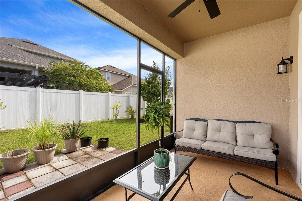 Listing photo id 26 for 2511 Nouveau Way