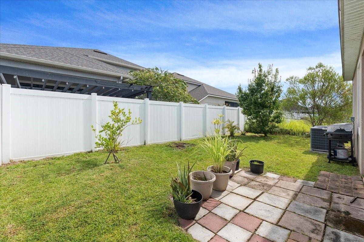 Listing photo id 28 for 2511 Nouveau Way