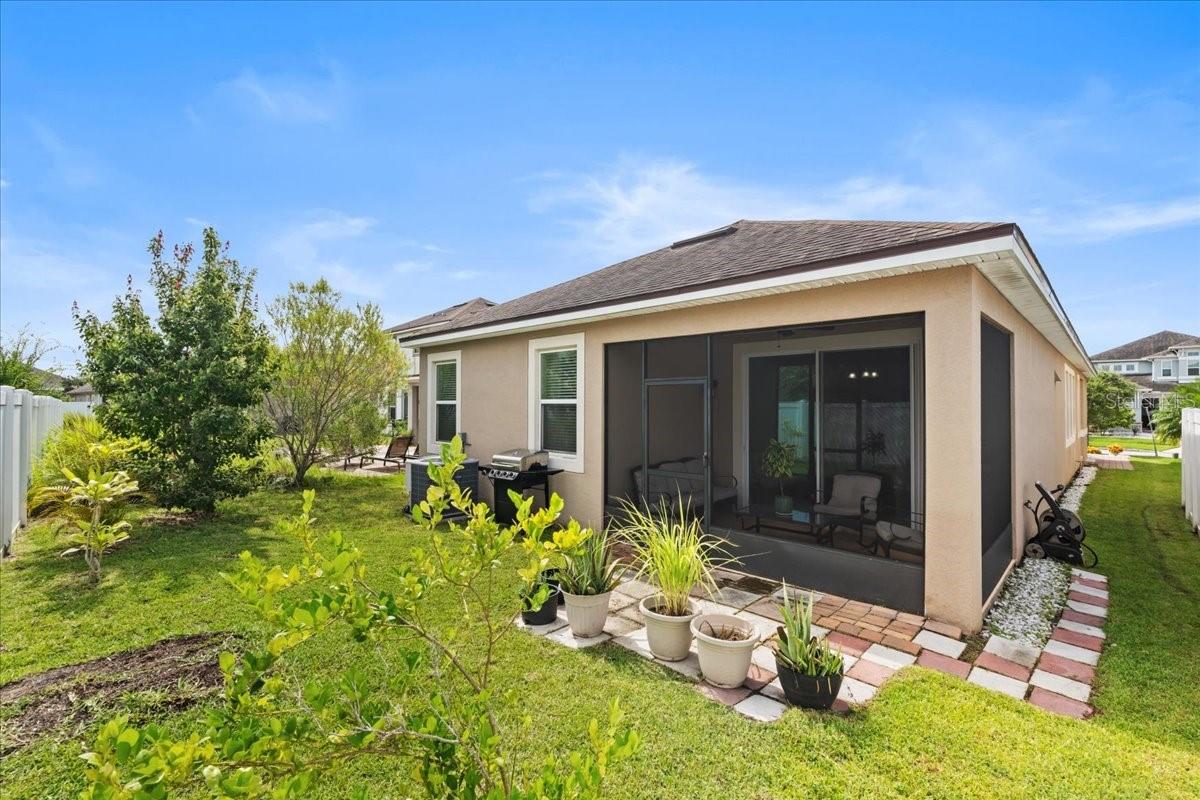 Listing photo id 29 for 2511 Nouveau Way
