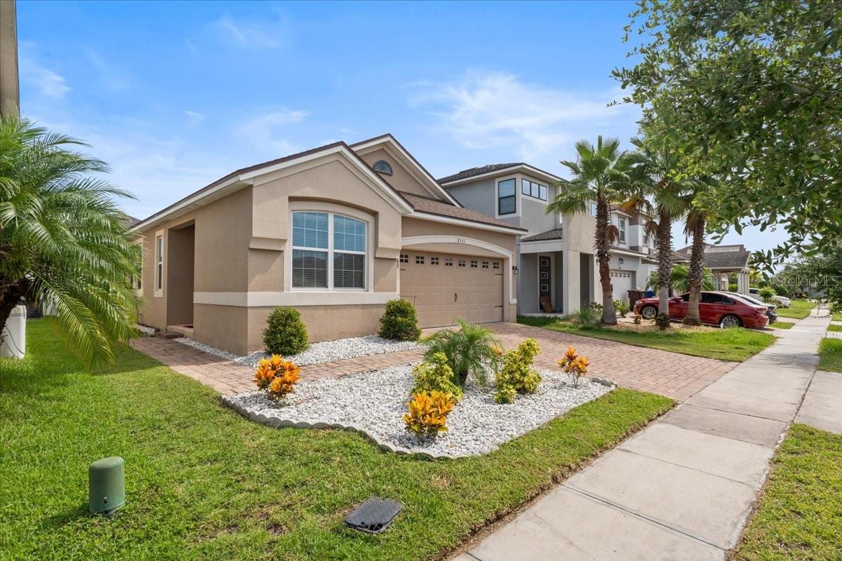 Listing photo id 3 for 2511 Nouveau Way