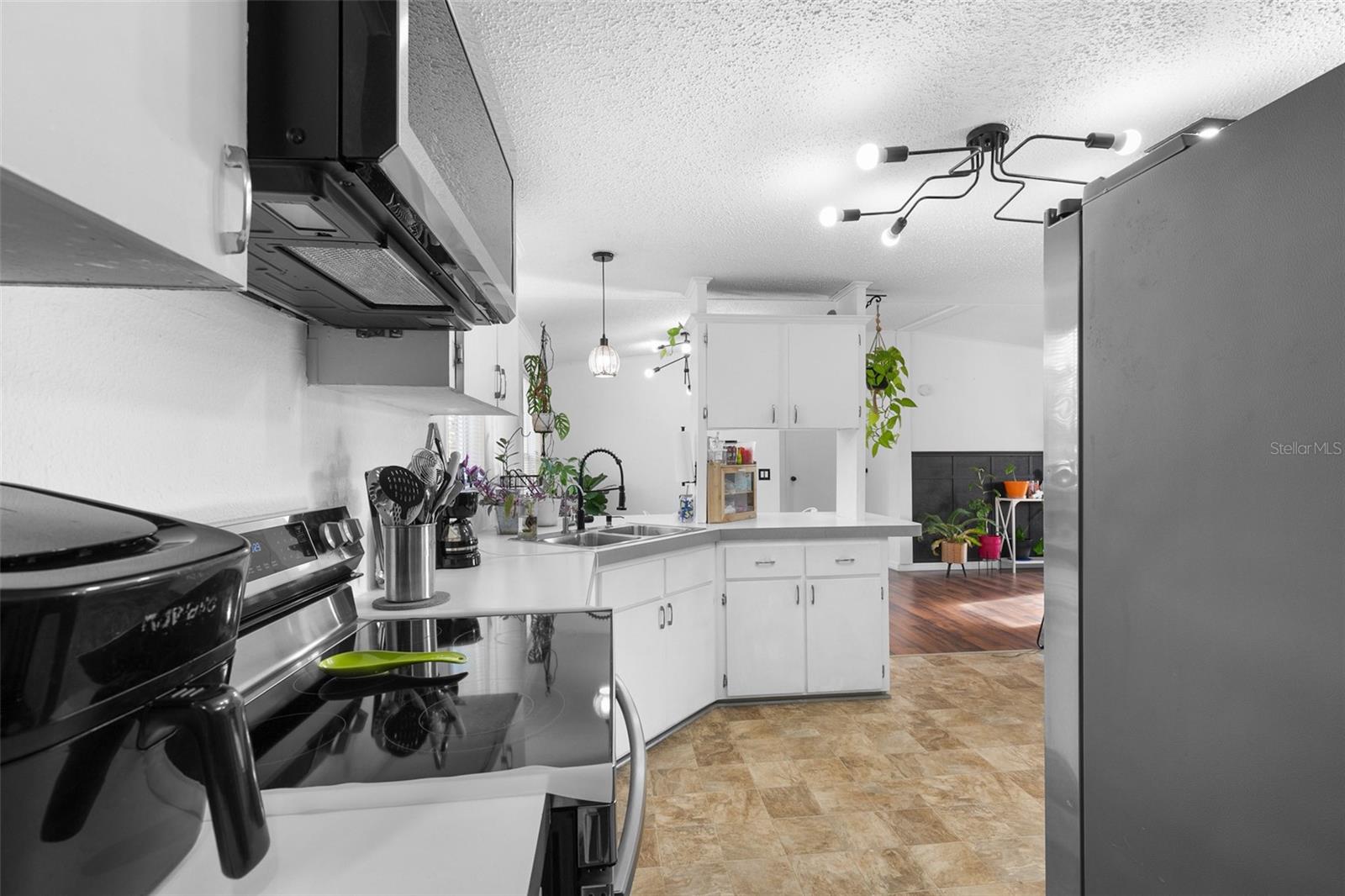 Image 14 of 27 For 4216 La Salle Avenue
