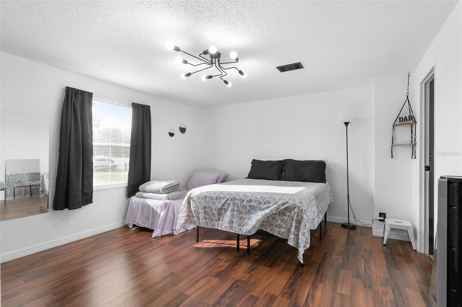 Image 18 of 27 For 4216 La Salle Avenue