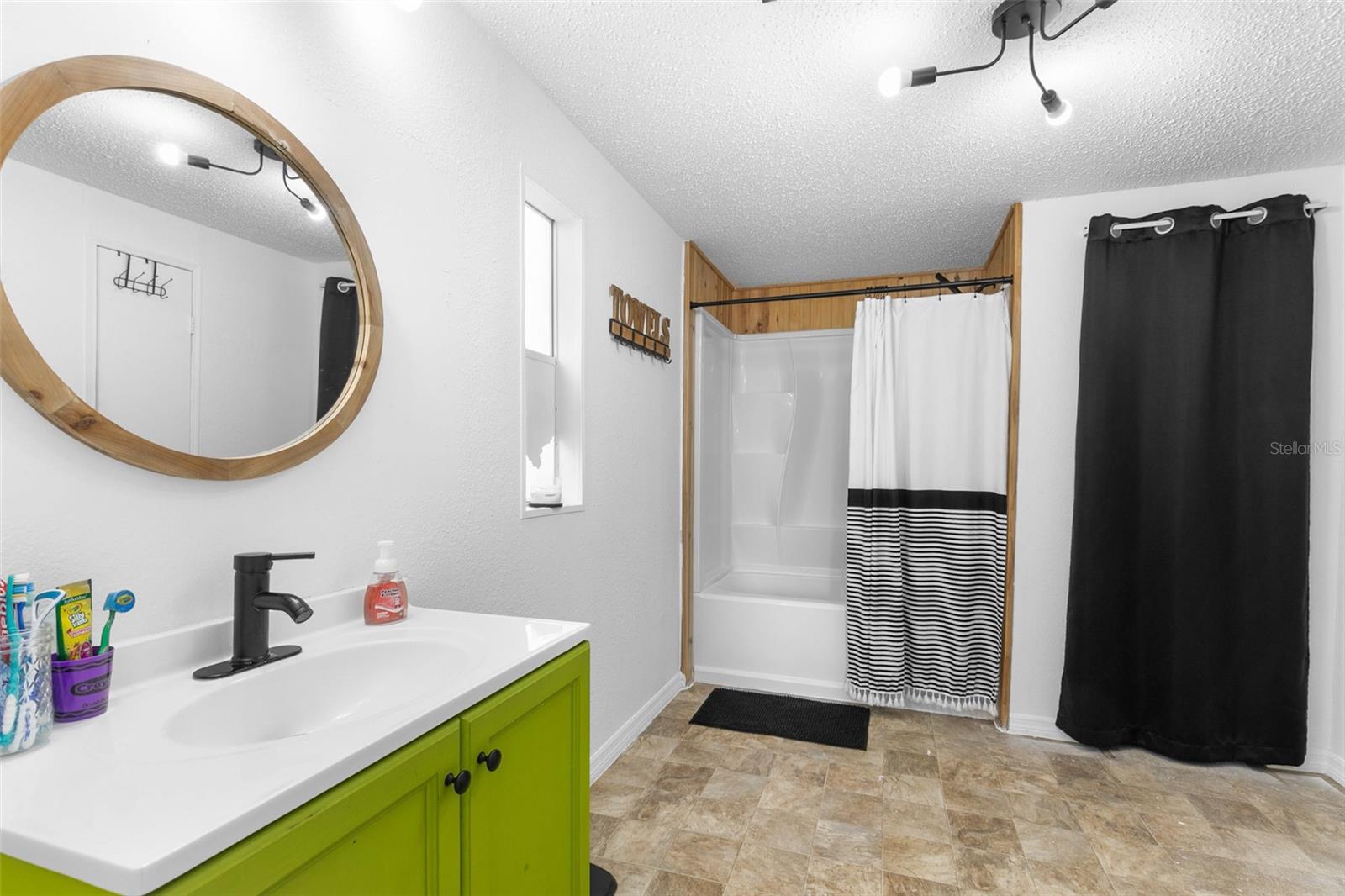 Image 20 of 27 For 4216 La Salle Avenue