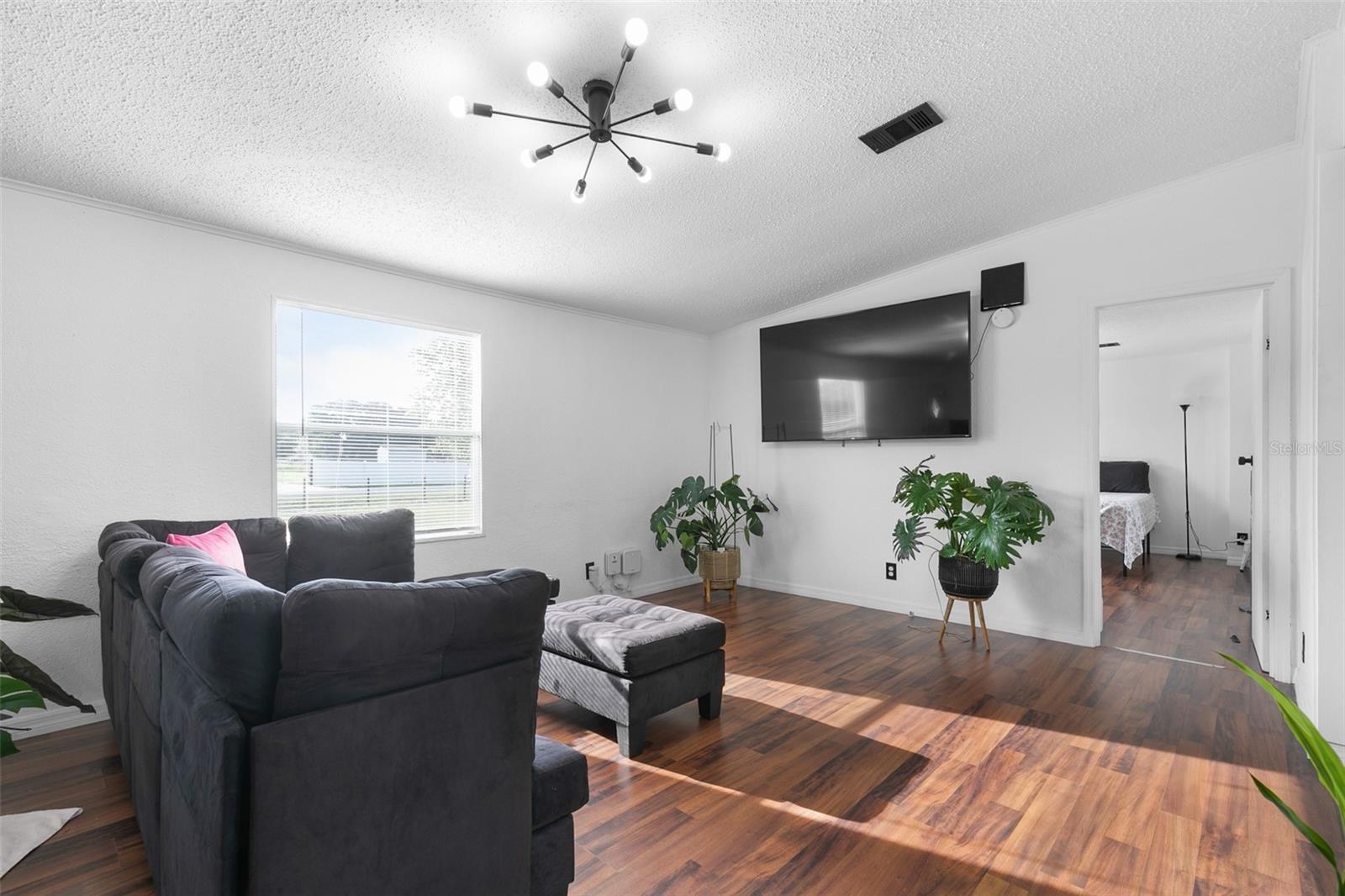 Image 22 of 27 For 4216 La Salle Avenue