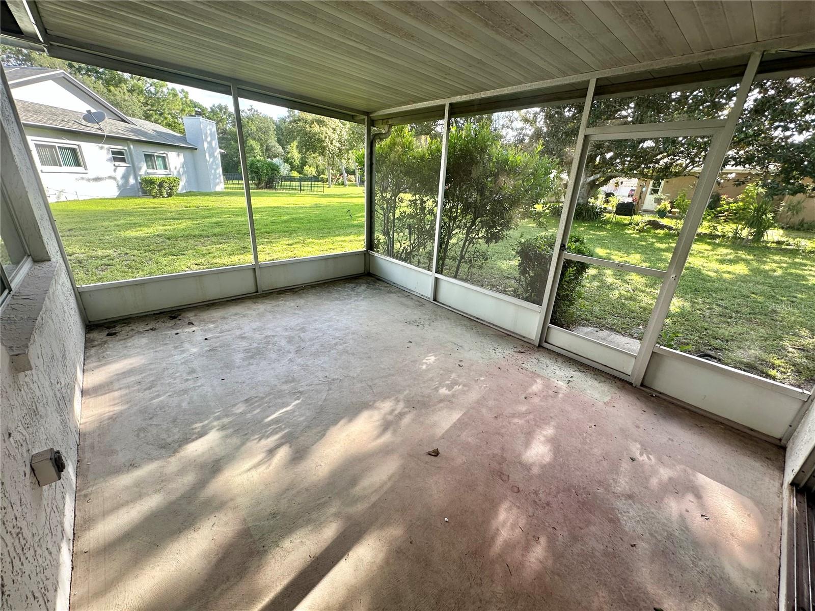 Image 18 of 31 For 13102 Pembrook Court