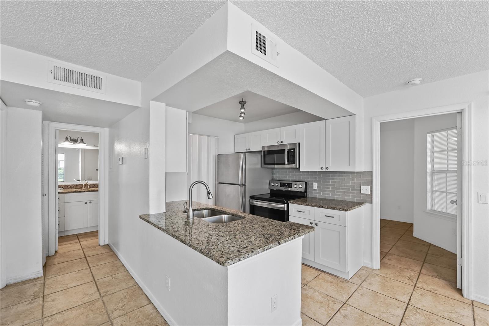 Image 11 of 27 For 1031 Hiawassee Road 2518