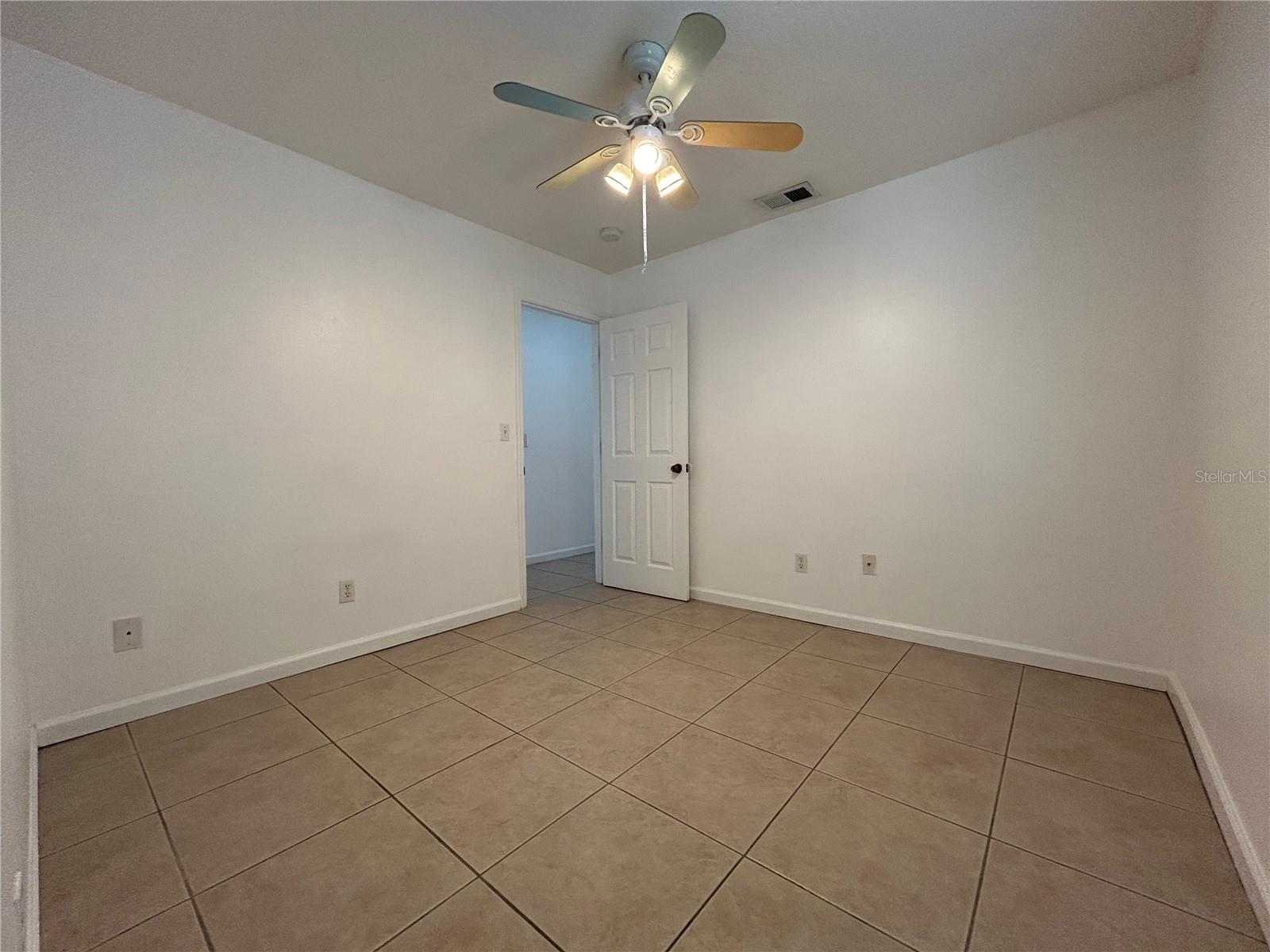 Image 17 of 23 For 3076 Shingle Creek Court