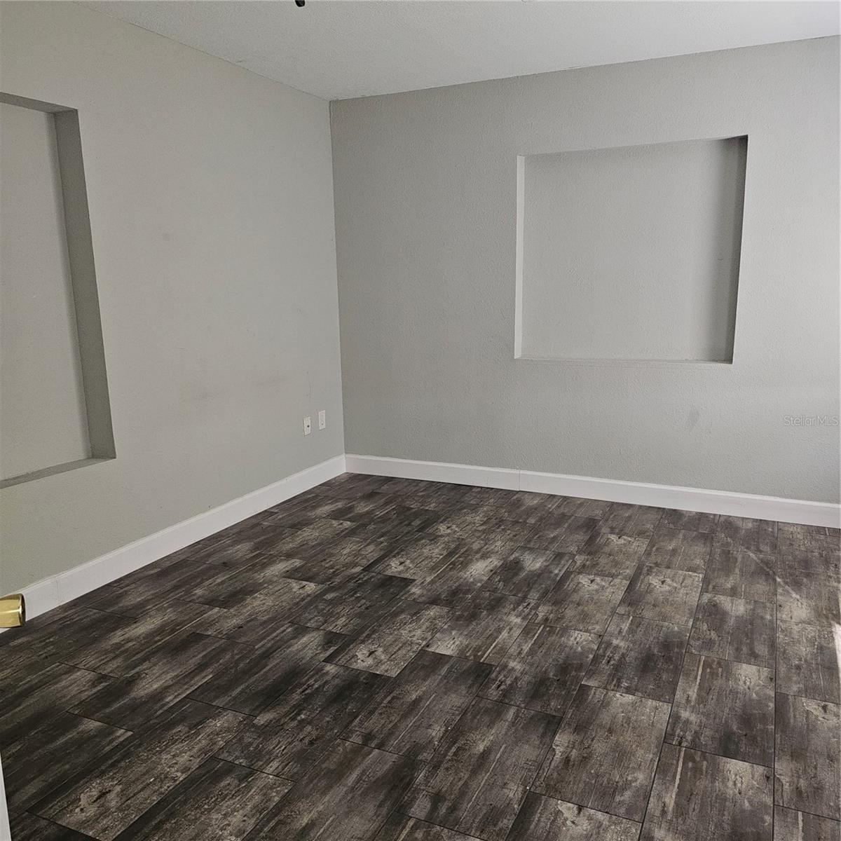Image 22 of 28 For 301 Miami Lane