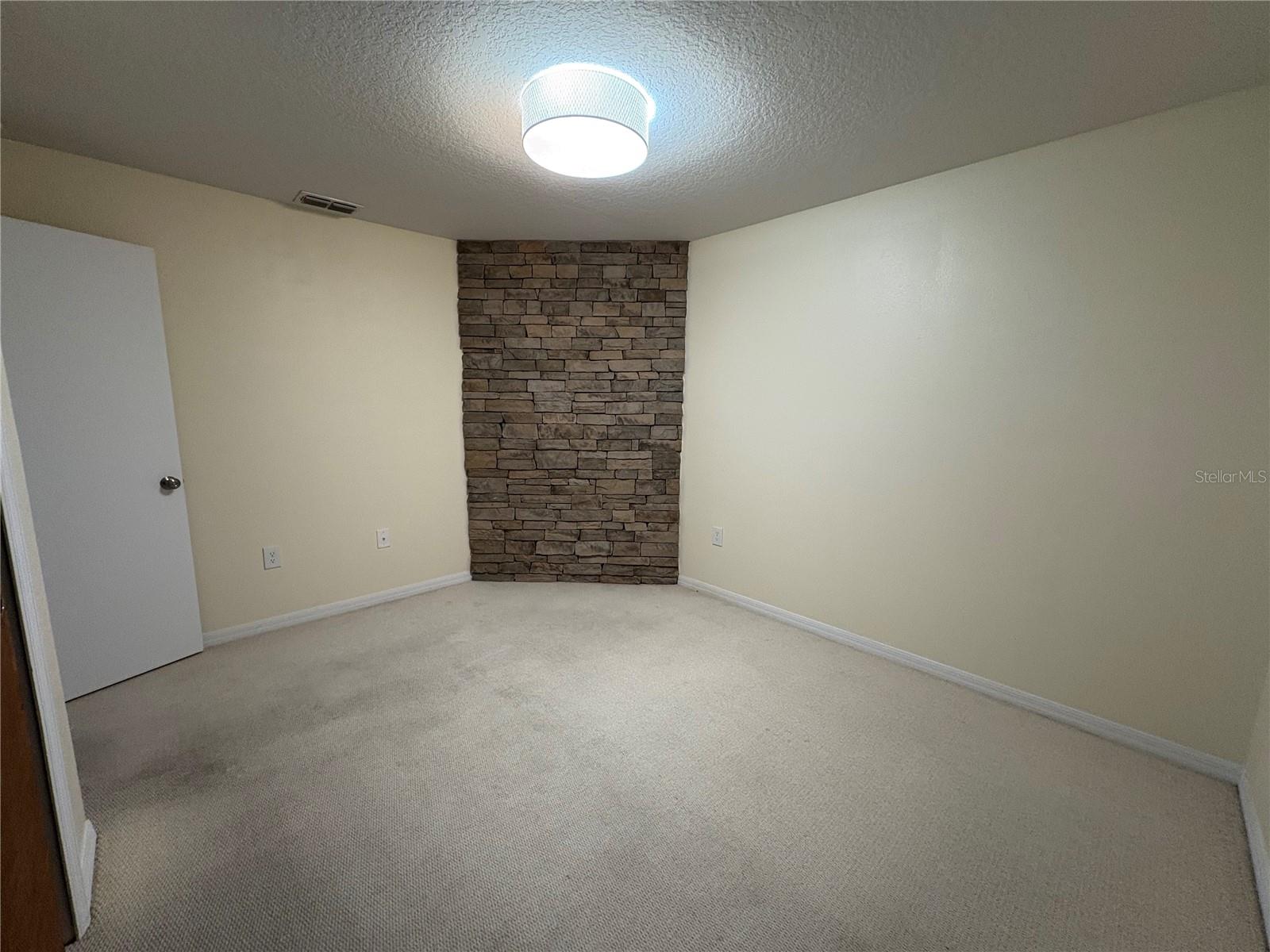 Image 19 of 40 For 2812 Tower Rock Street