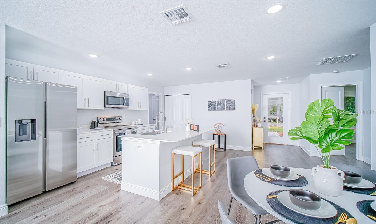 Image 4 of 8 For 17207 Waldrun Avenue