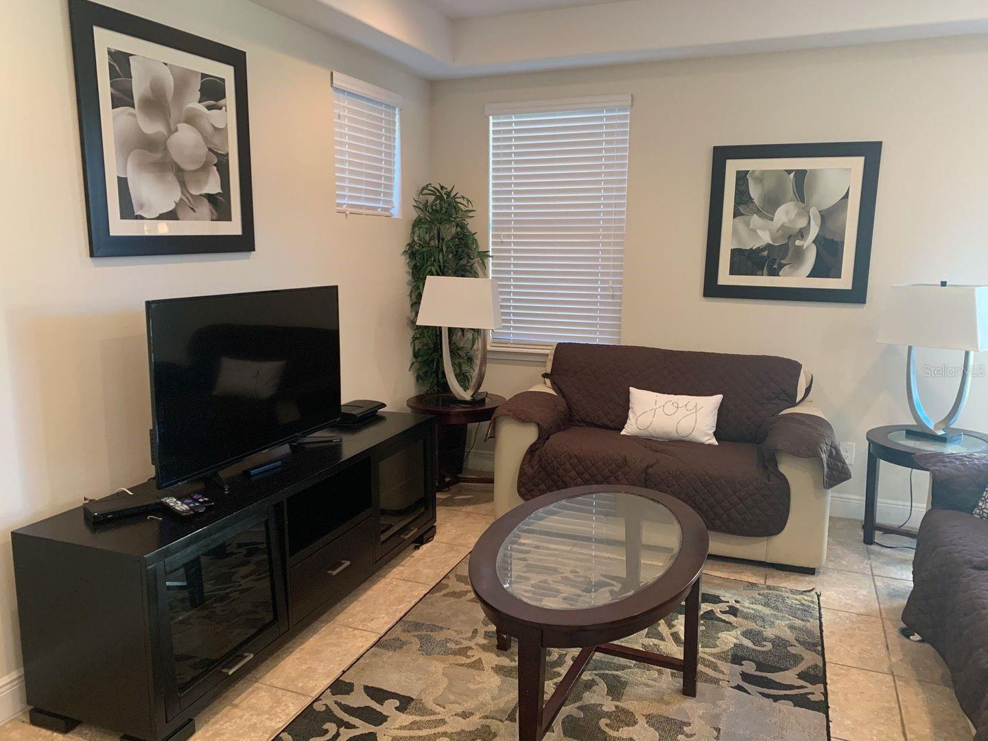 Image 3 of 17 For 8195 Roseville Boulevard