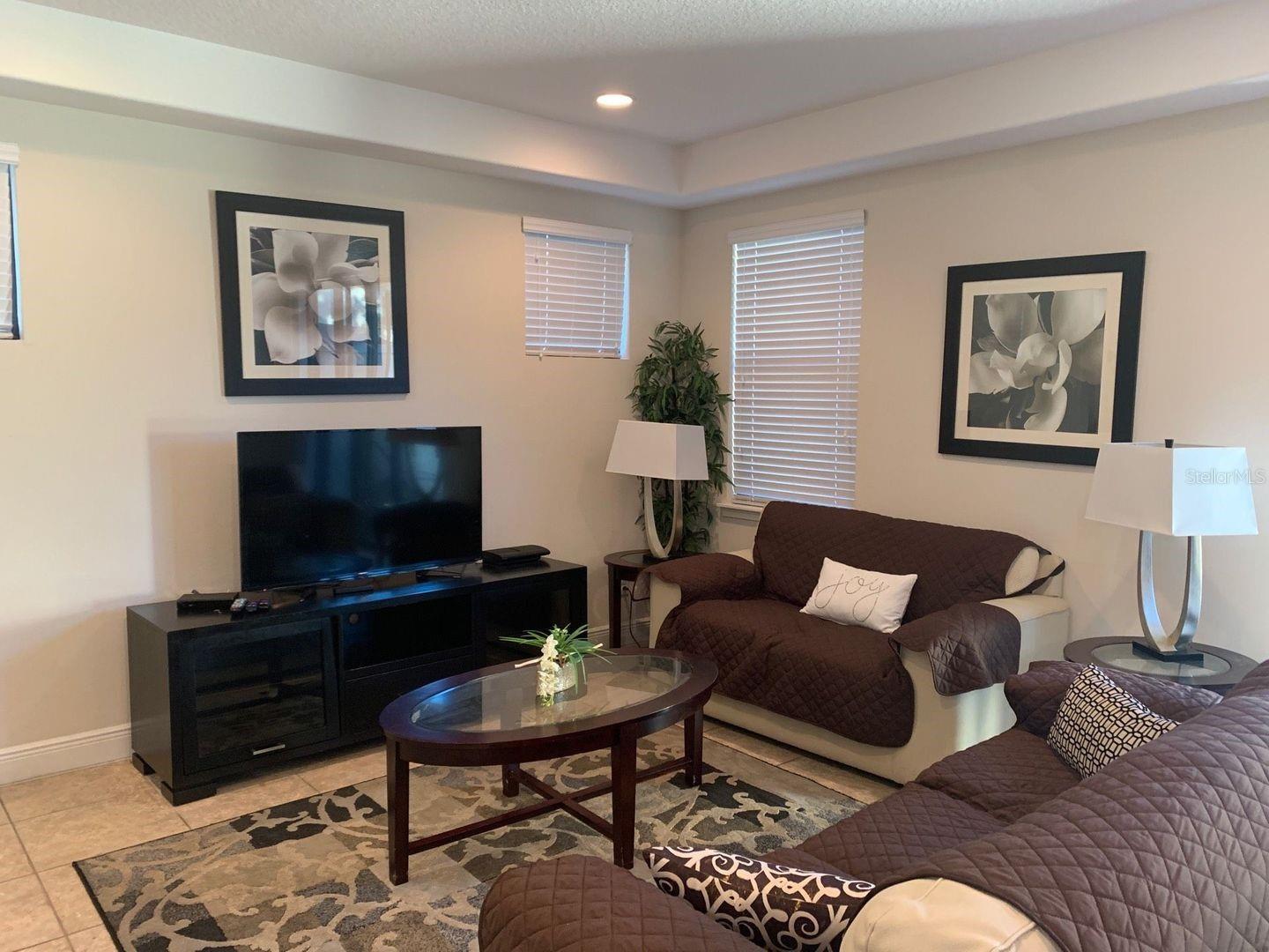 Image 4 of 17 For 8195 Roseville Boulevard