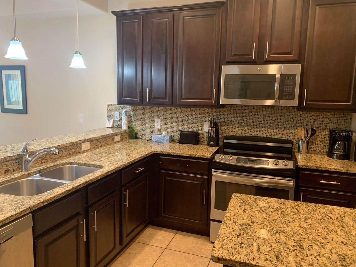 Image 6 of 17 For 8195 Roseville Boulevard