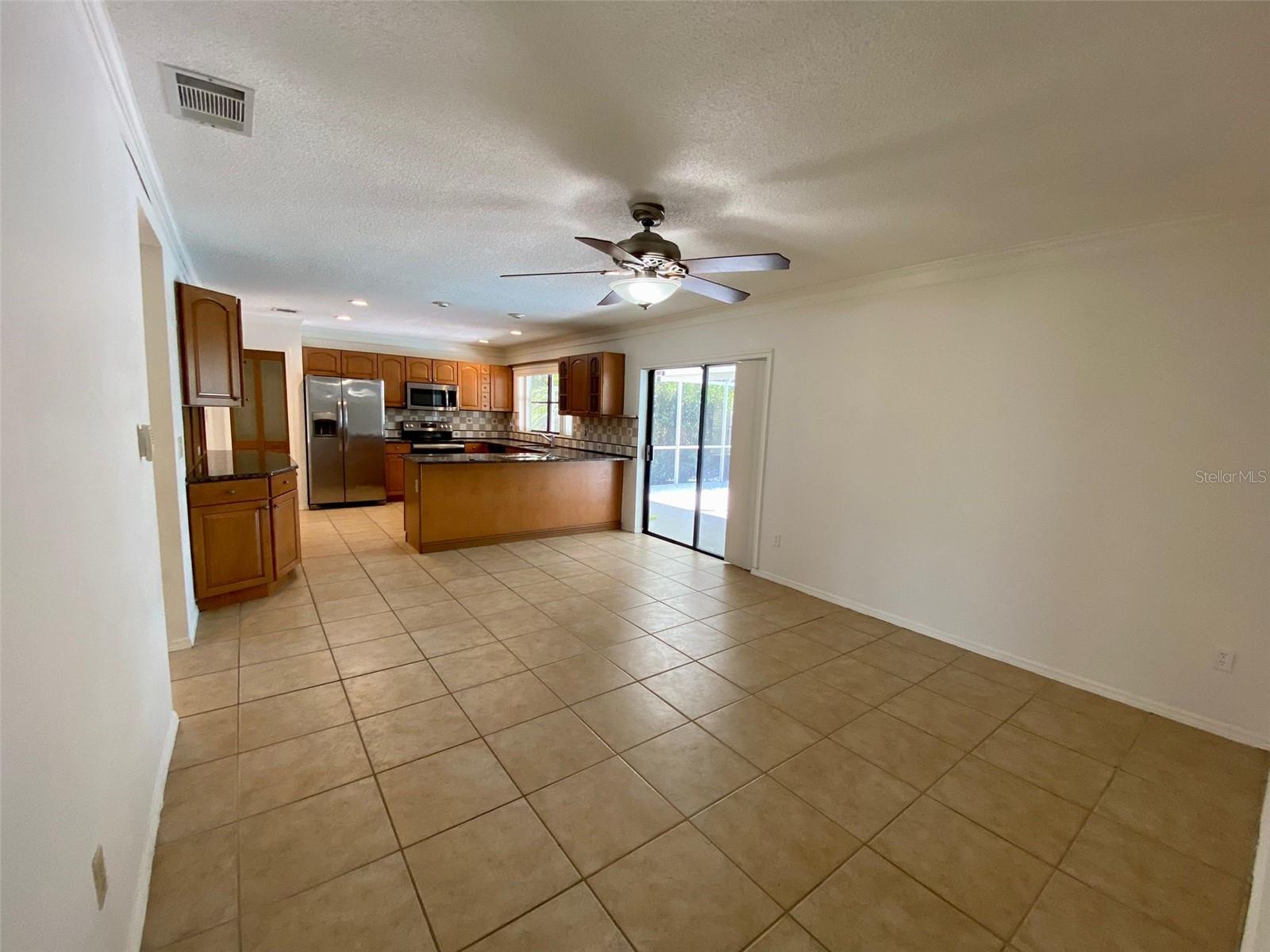 Image 8 of 55 For 3015 Crested Circle
