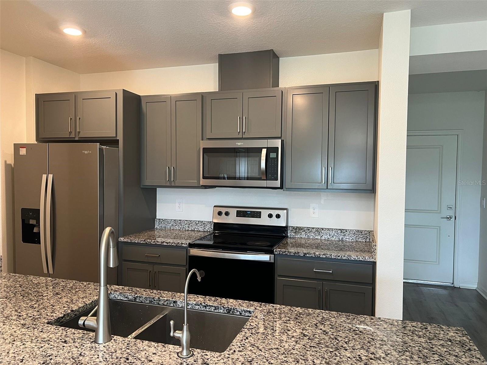 Image 3 of 20 For 661 Stoney Pointe Circle