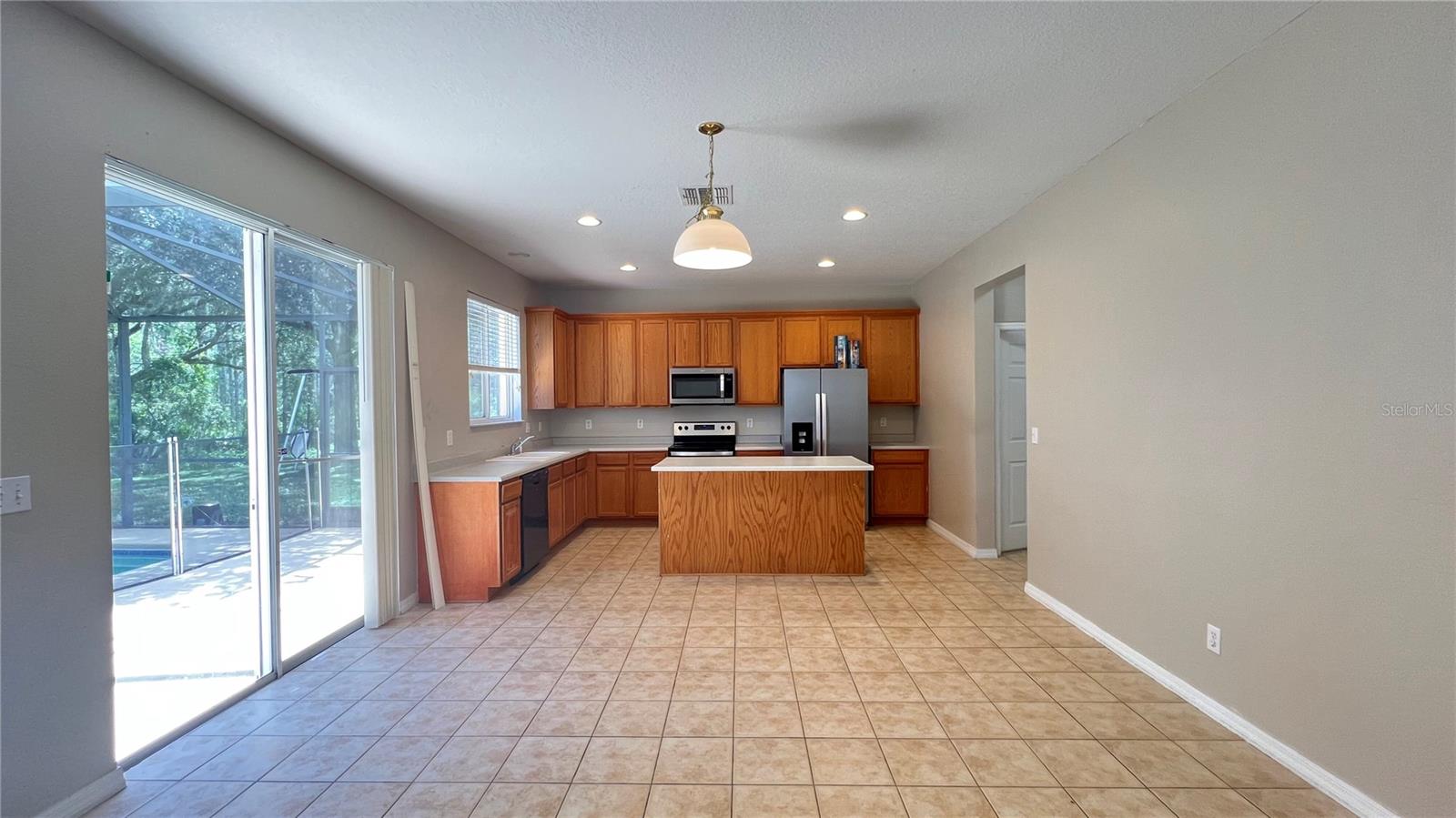 Image 14 of 46 For 16747 Sunrise Vista Drive