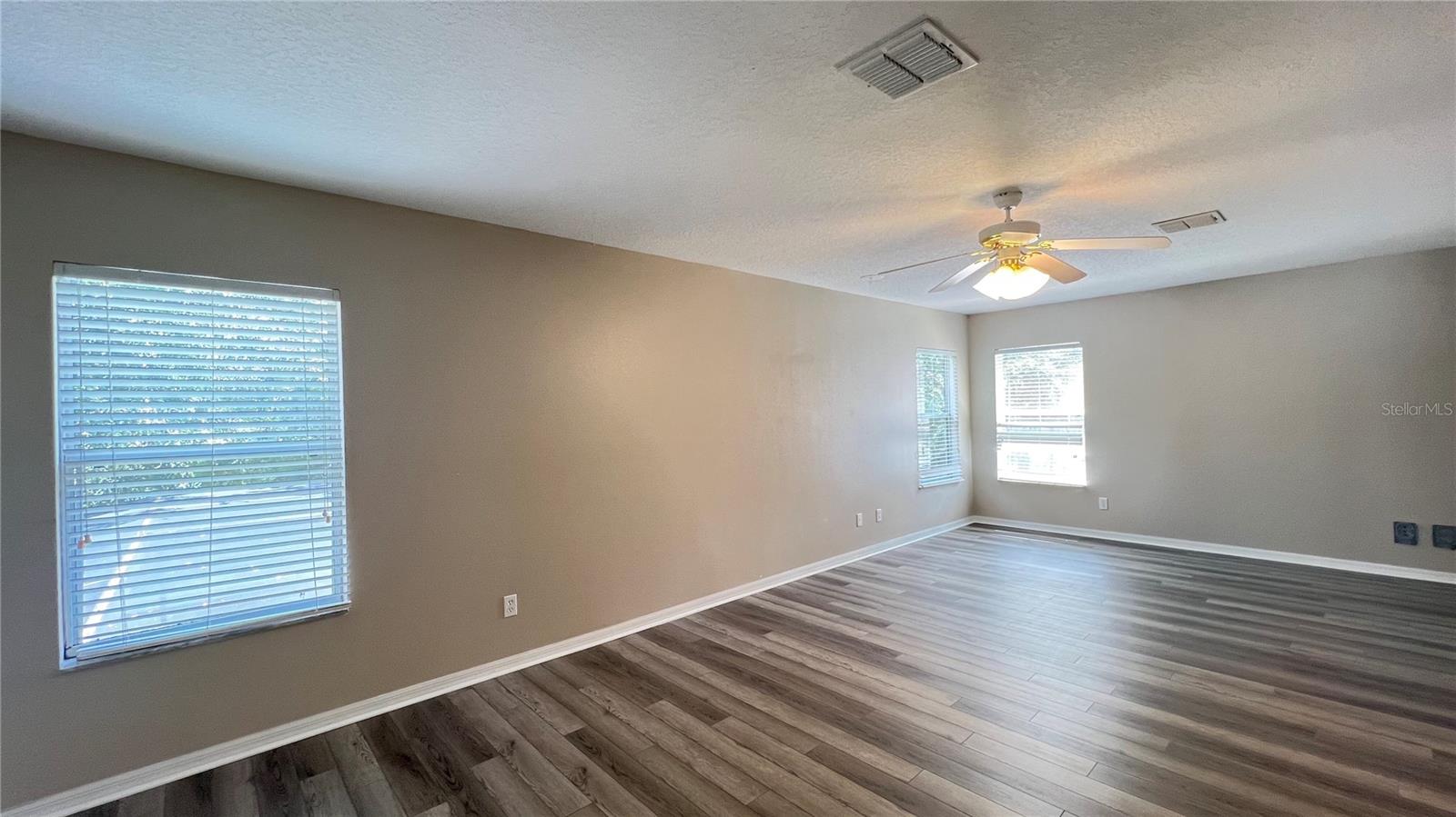 Image 33 of 46 For 16747 Sunrise Vista Drive