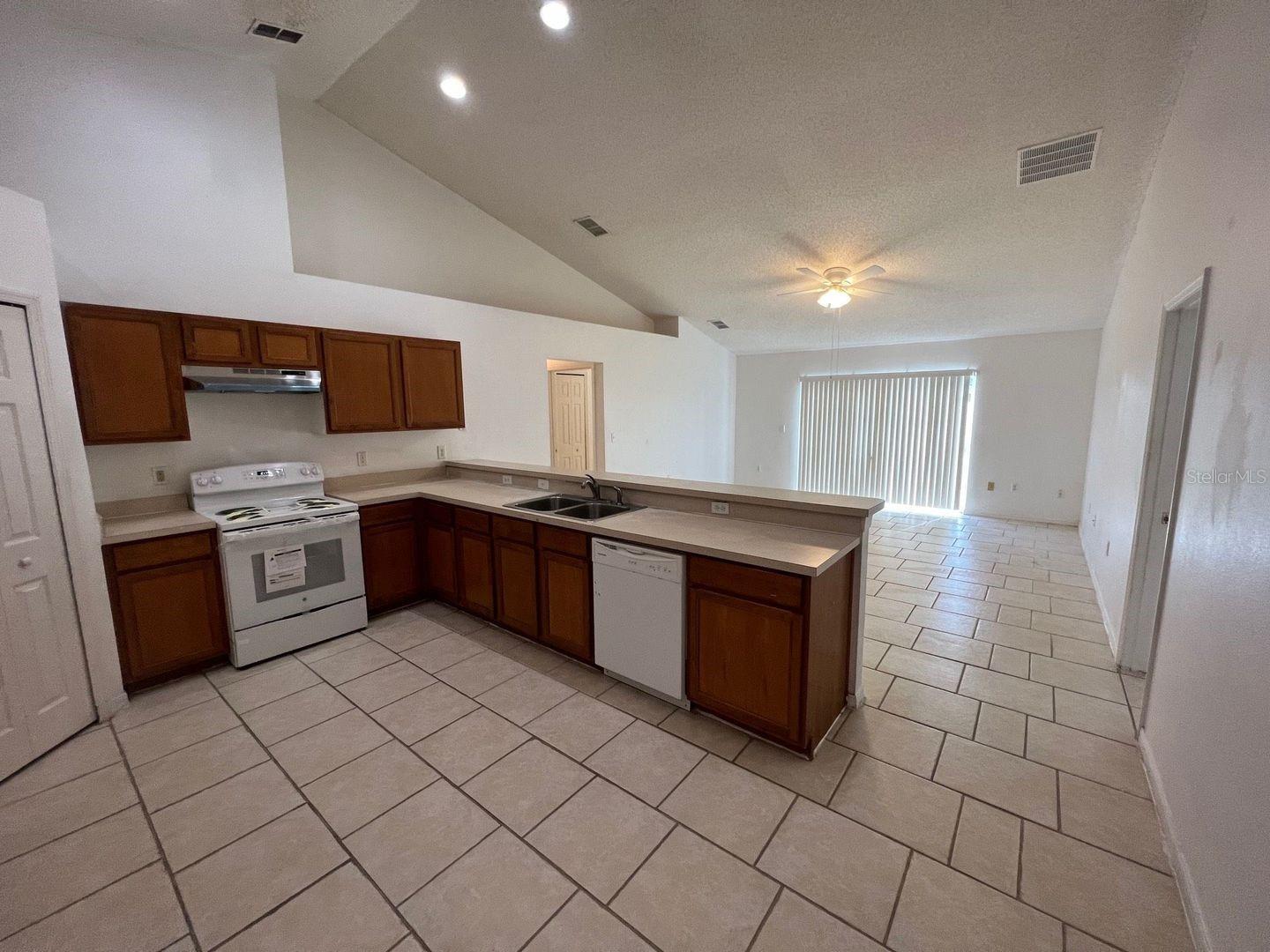 Image 14 of 21 For 1116 Roan Court