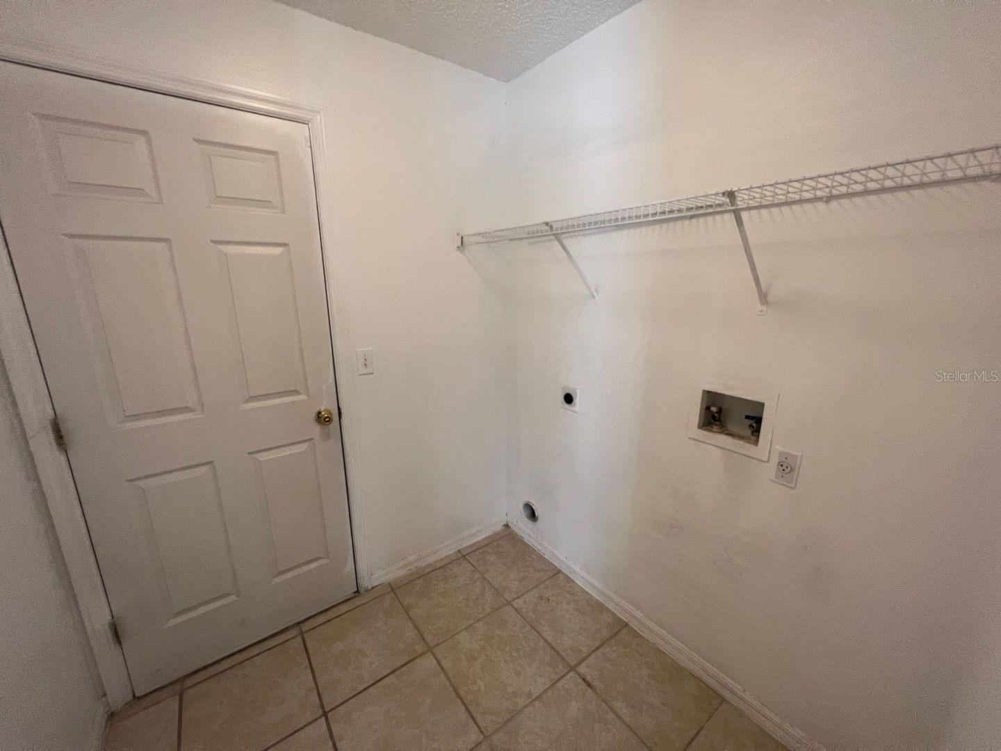 Image 21 of 21 For 1116 Roan Court
