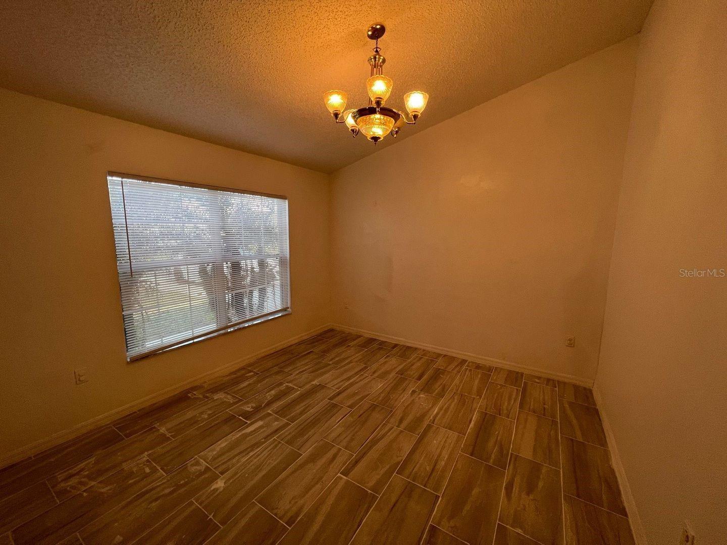 Image 3 of 21 For 1116 Roan Court