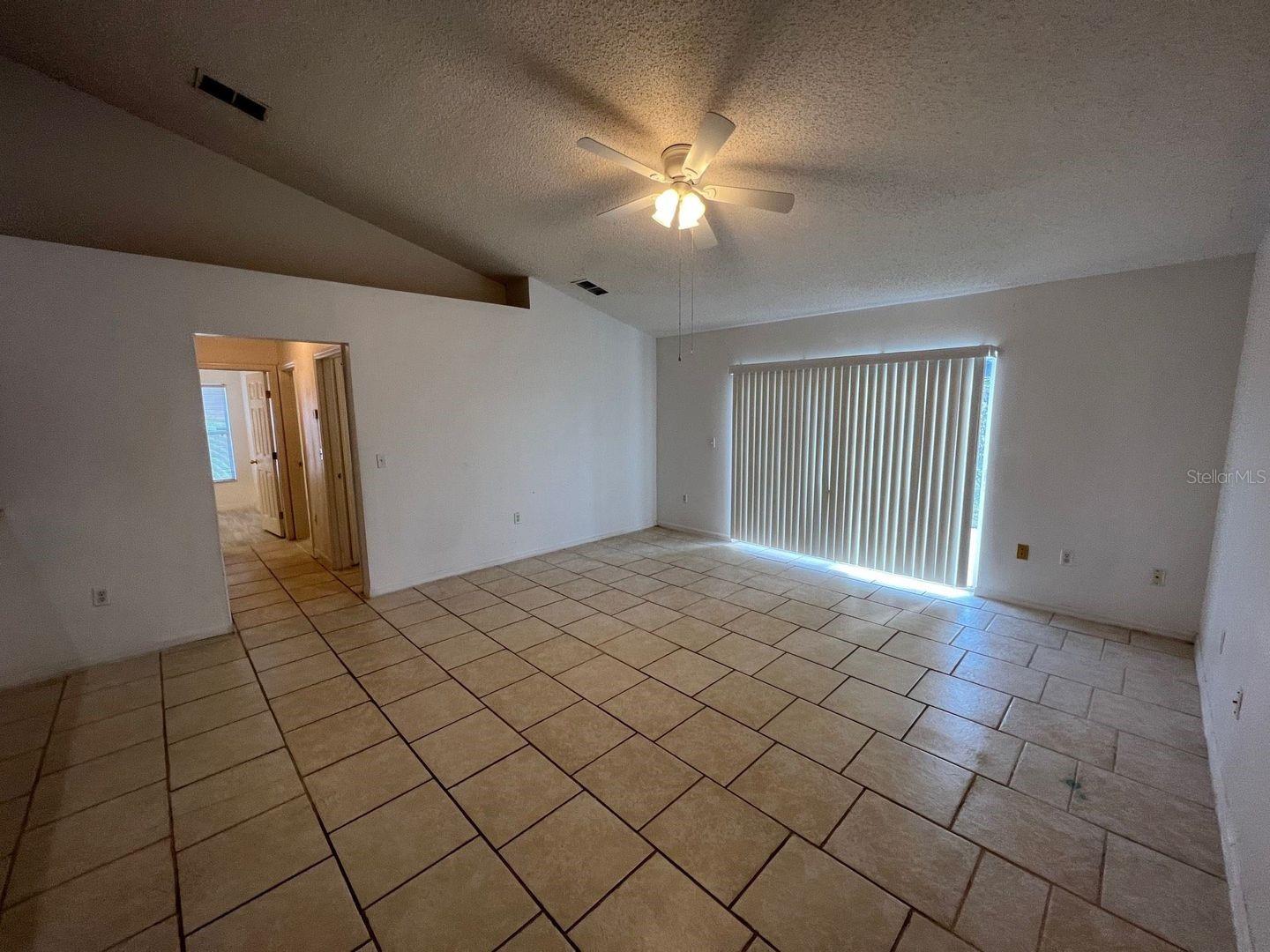 Image 5 of 21 For 1116 Roan Court