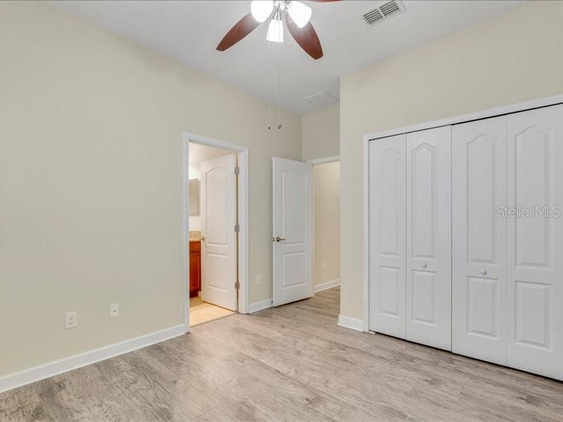 Image 11 of 32 For 1569 Thetford Circle