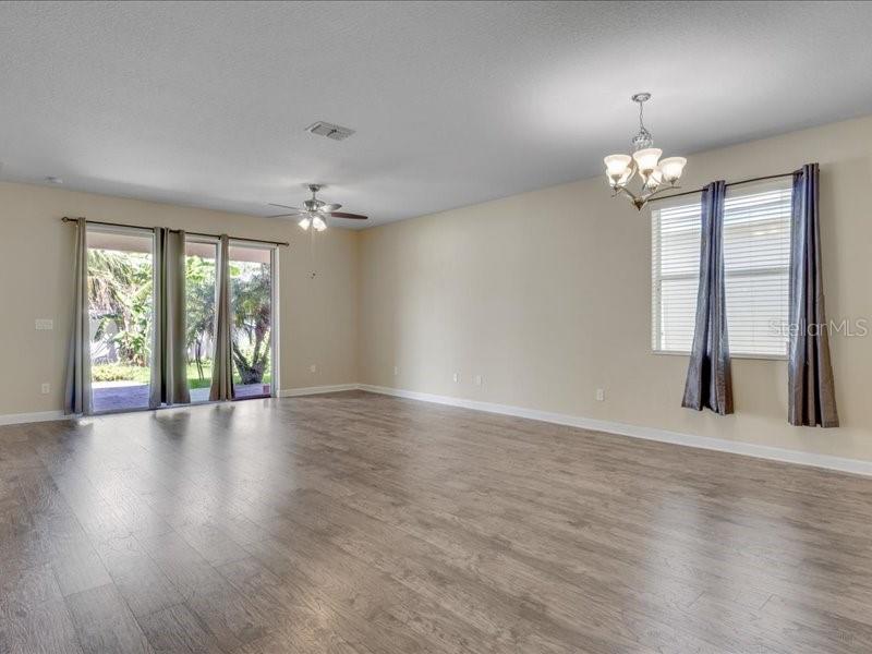 Image 13 of 32 For 1569 Thetford Circle
