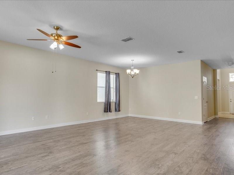 Image 16 of 32 For 1569 Thetford Circle