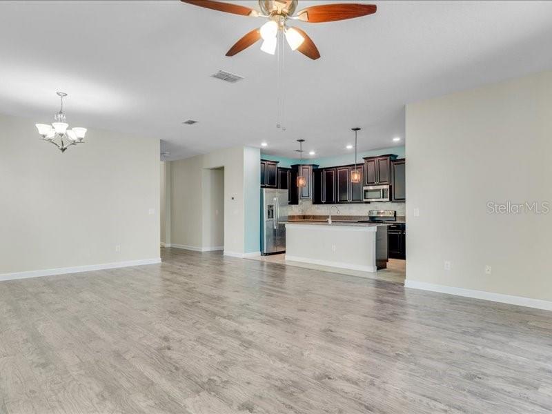 Image 17 of 32 For 1569 Thetford Circle