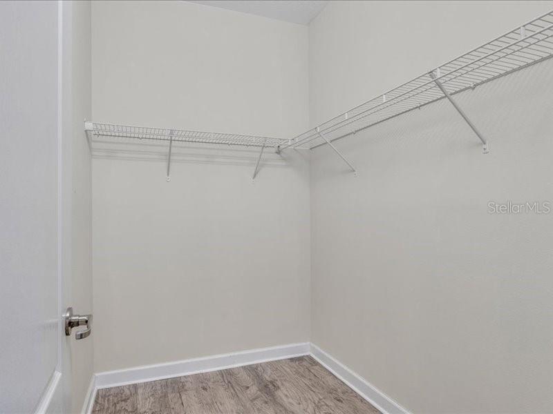 Image 18 of 32 For 1569 Thetford Circle