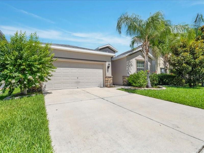 Image 2 of 32 For 1569 Thetford Circle
