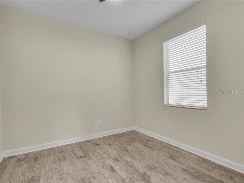 Image 7 of 32 For 1569 Thetford Circle