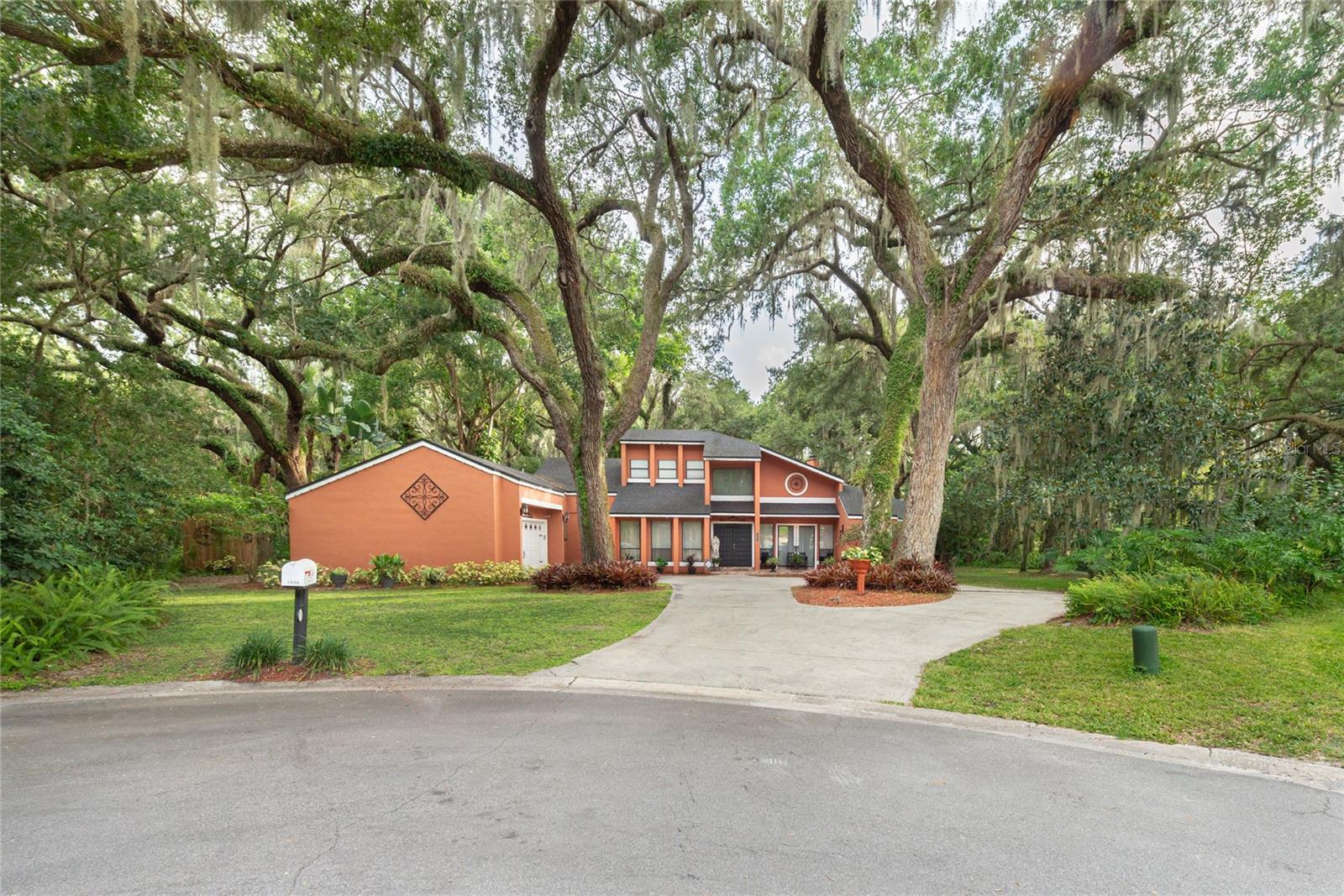 Image 2 of 58 For 1899 King Edward Drive