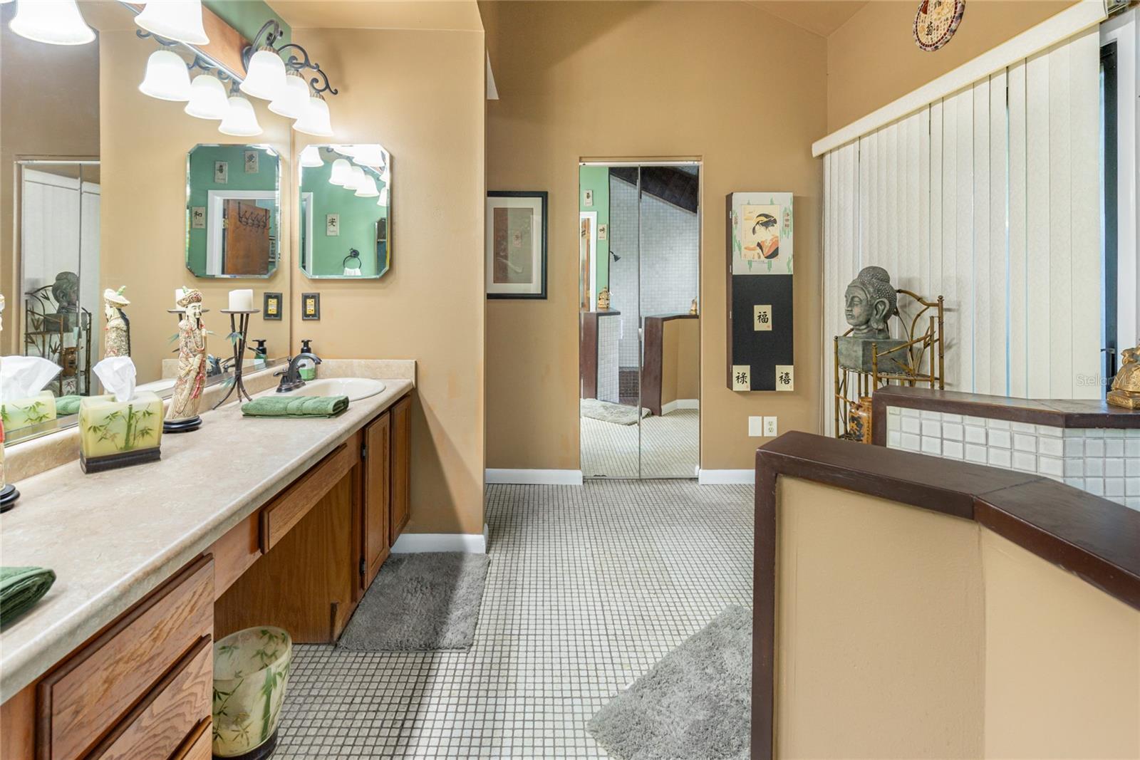Image 32 of 58 For 1899 King Edward Drive