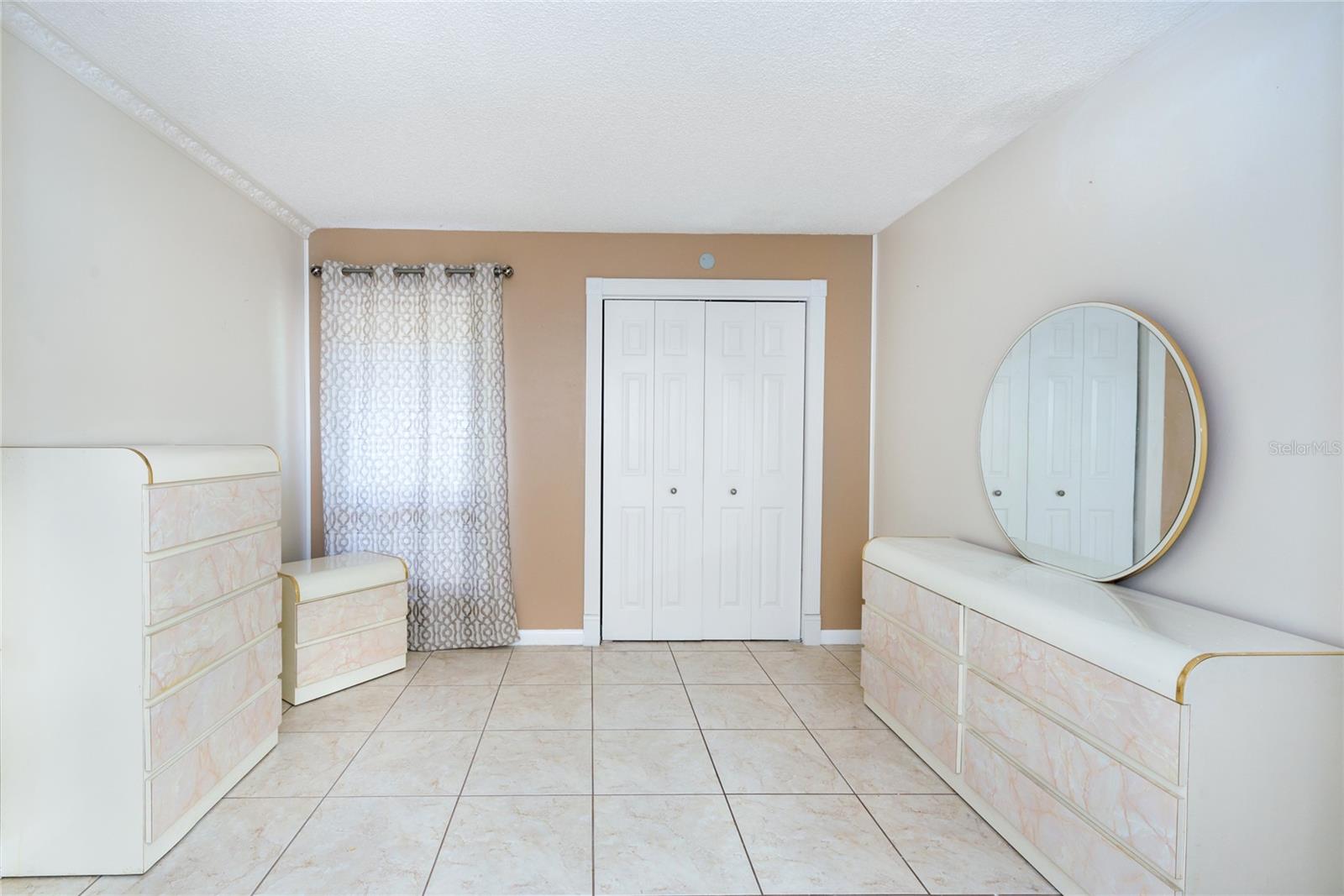 Image 34 of 58 For 1899 King Edward Drive
