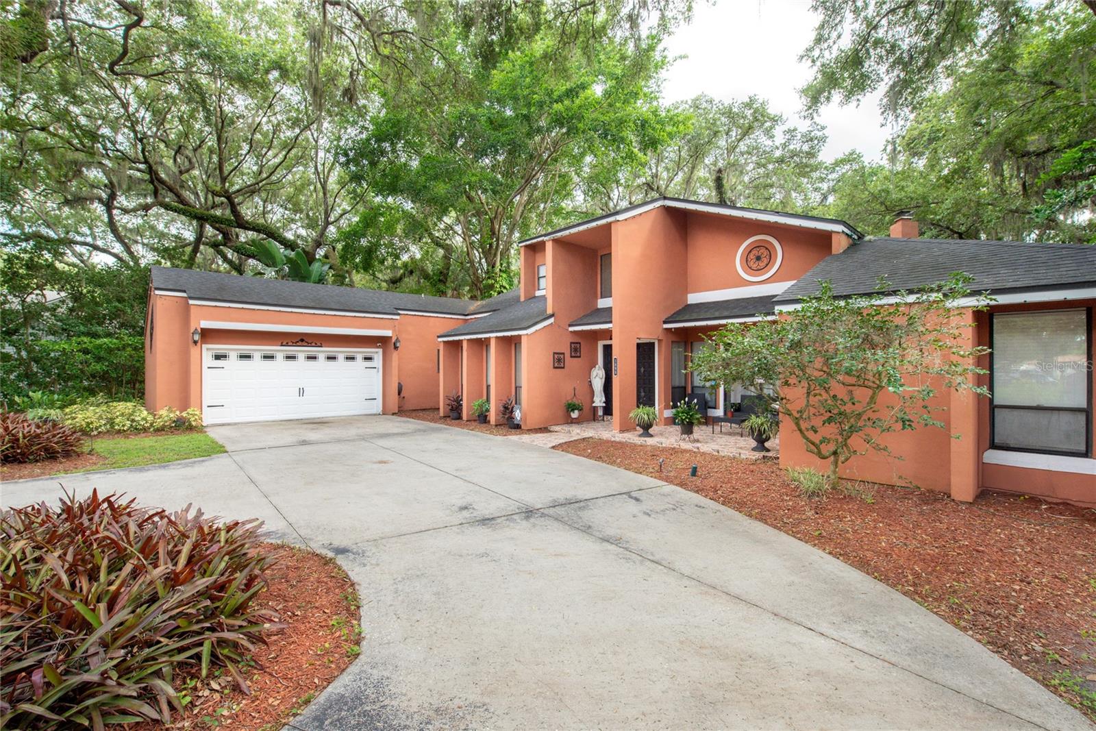 Image 4 of 58 For 1899 King Edward Drive