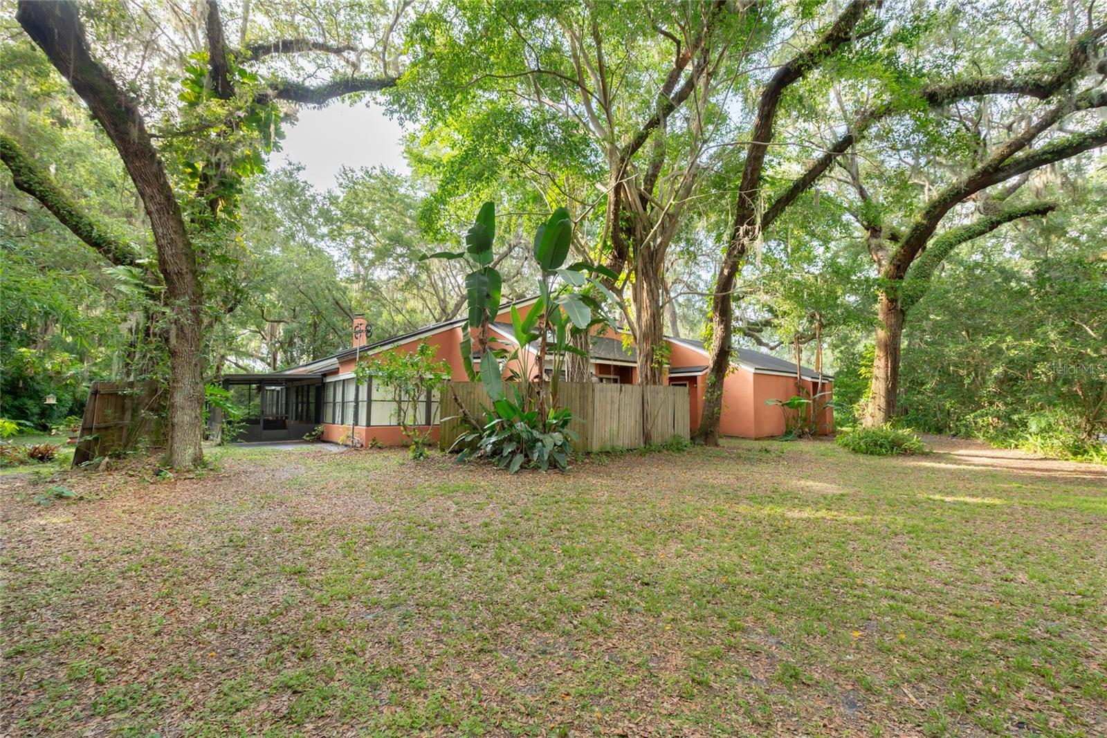 Image 54 of 58 For 1899 King Edward Drive