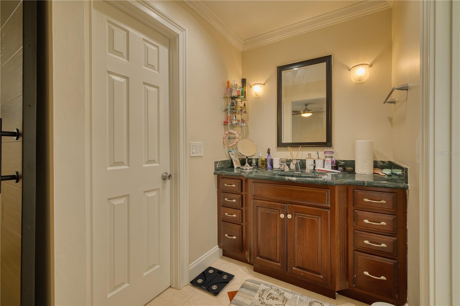 Image 17 of 41 For 5331 Oak Court