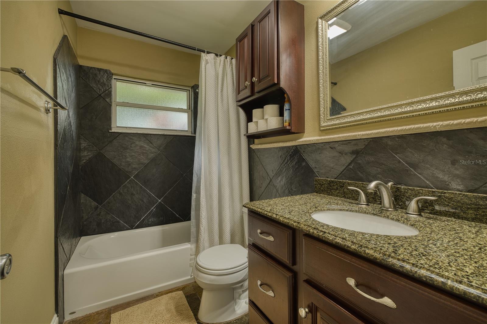 Image 23 of 41 For 5331 Oak Court